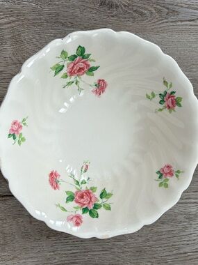 Johnson Brothers Cream Ceramic Serving Bowl with Pink Rose Motif